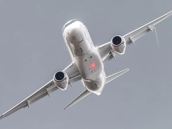 Вылетевший в Сыктывкар Superjet вернулся в «Шереметьево из-за неполадки