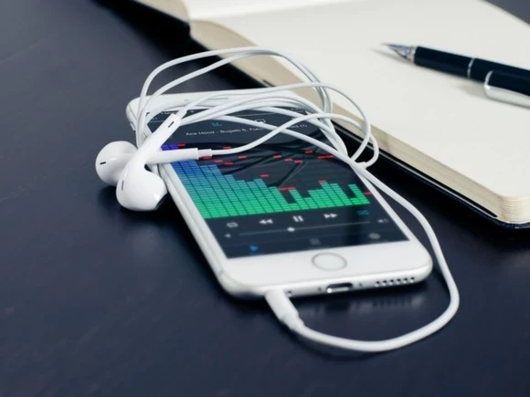 Сервис Spotify уходит из России из-за закона о фейках
