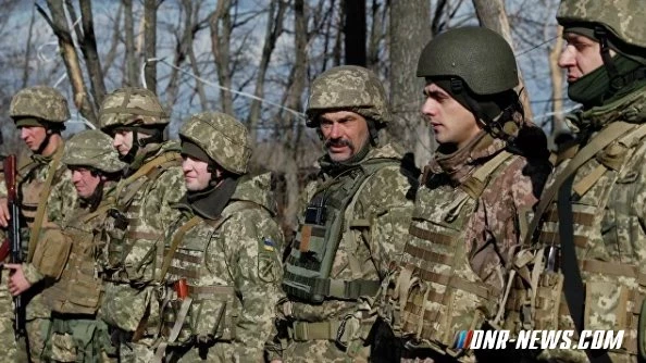 Украинские силовики за сутки выпустили по ДНР 252 боеприпаса, 15 человек ранено, погиб сотрудник МЧС