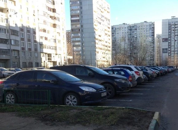 В Петербурге отец школьницы схватил ее 19-летнего любовника во время секса в машине