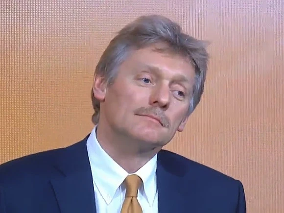 Песков: Россия чувствует себя «посреди войны в экономике и торговле