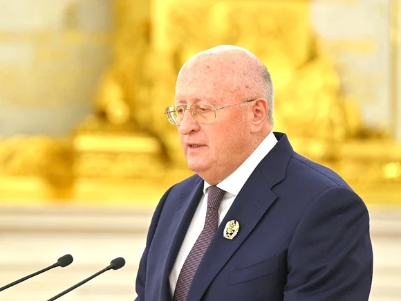 «От какого еще заболевания в день умирает столько?: Гинцбург заявил, что говорить о завершении пандемии коронавируса рано