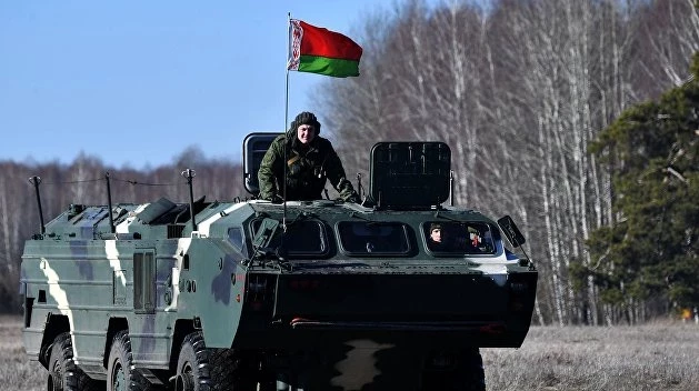 Украинская разведка пригрозила семьям белорусских военных, признание Арестовича, возмущение заробитчан, администрация Мариуполя