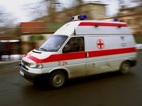 В Москве двух вахтовиков ударило током при попытке справить нужду на улице