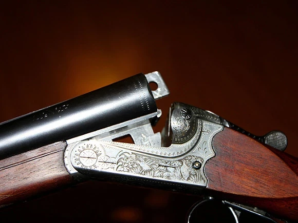 РБК: Граждане России по повышенным ценам раскупают оружие, патроны, резиновые дубинки и сейфы