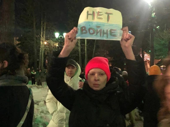 Петербургские художники начертили «график надежды и страха