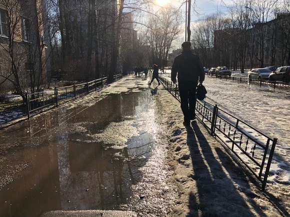 В Москве облачно с прояснениями и плюс три