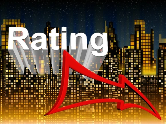 Fitch уронило долгосрочный рейтинг России и указало на «огромный шок