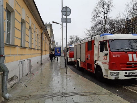 Мужчина и женщина стали жертвами квартирного пожара в центре Москвы