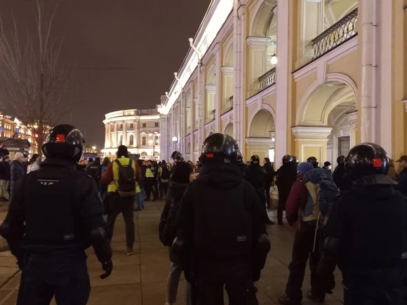 Генпрокуратура и МВД грозят участникам антивоенных акций ответственностью за экстремизм