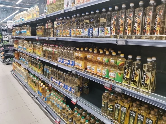 «МК: Российские производители растительного масла и майонеза останавливают закупки сырья из-за нехватки средств