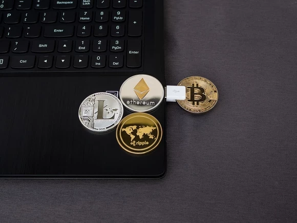 Криптобиржа Coinbase в рамках санкций заблокировала десятки тысяч кошельков россиян