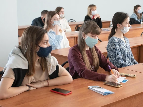 Итоговое собеседование по русскому языку 9 марта будут сдавать 97,5 тысяч российских девятиклассников