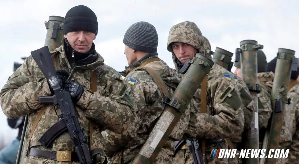 Украинские силовики за сутки выпустили по ДНР 292 боеприпаса, ранены 2 мирных жителя