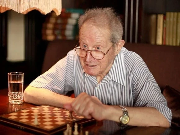 Умер старейший гроссмейстер мира Юрий Авербах