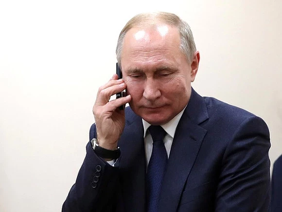 Путин — Макрону: Киев не готов к серьезной работе над преодолением украинского кризиса