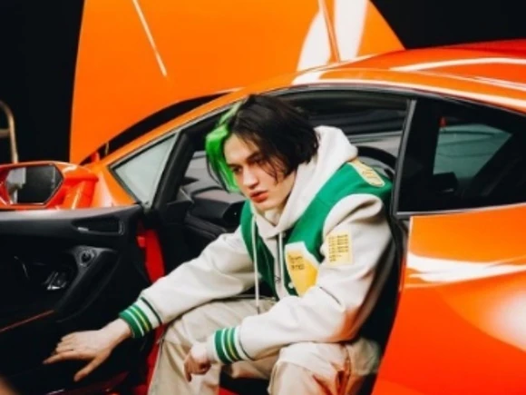 РБК: Блогер Некоглай на Porsche попал в ДТП в центре Москвы, есть погибший