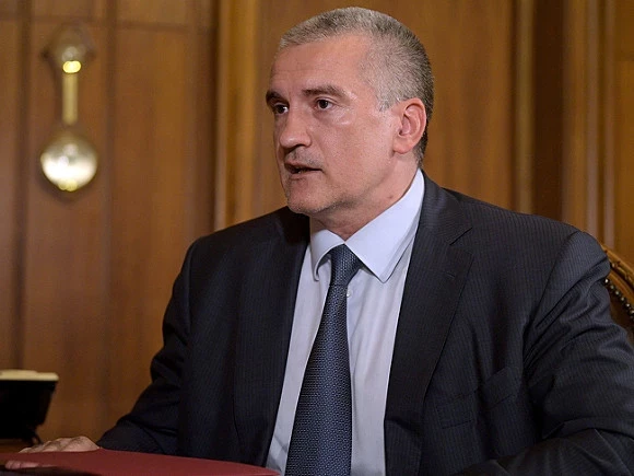Глава Республики Крым Сергей Аксенов обещал «помочь выздороветь всем противникам буквы „Z“