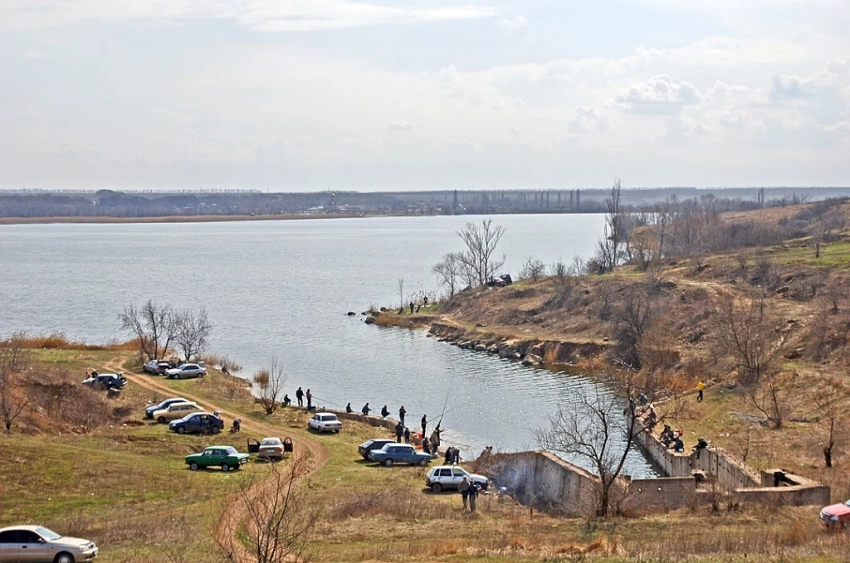 WarGonzo: боевики ВСУ взорвали дамбу на Карловском водохранилище под Авдеевкой