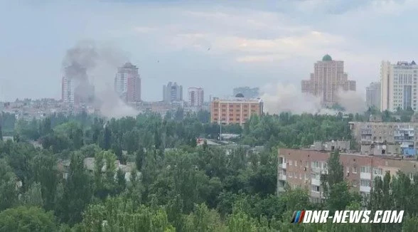 Украинские войска обстреляли Донецк из «Ураганов и «Градов