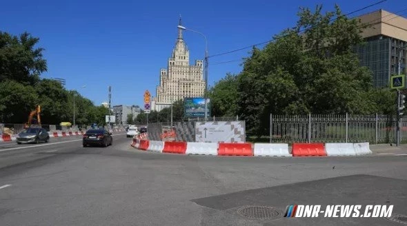 Территорию у посольства США в Москве назвали площадью Донецкой Народной Республики