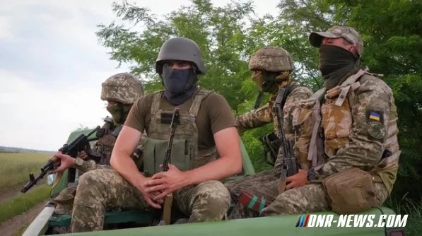 Украинские силовики за сутки выпустили по ДНР 320 боеприпасов, ранены одиннадцать мирных жителей