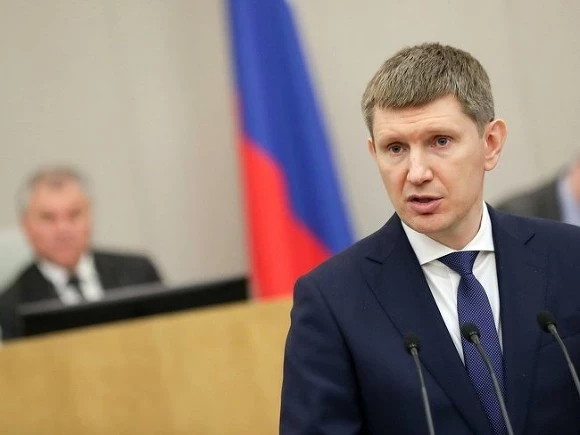 Решетников предупредил о рисках сокращения производства из-за слишком крепкого рубля