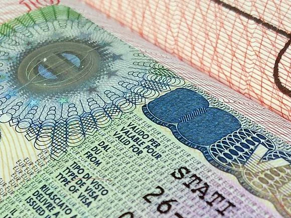 В визовых центрах Европы возникли полуторамесячные очереди на шенген для россиян