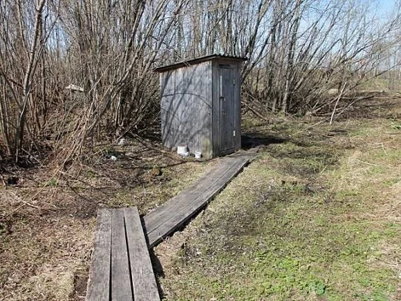 В Белгородской области три человека, спасая друг друга, умерли в яме с фекалиями