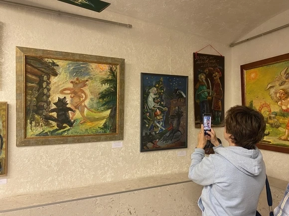 В арт-пространстве mArs открылась «Выставка Соседа Виктора Тихомирова (фото)