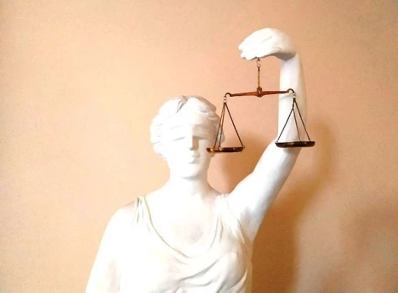Петербуржца, угрожавшего отверткой инспекторам ДПС, отправили под арест