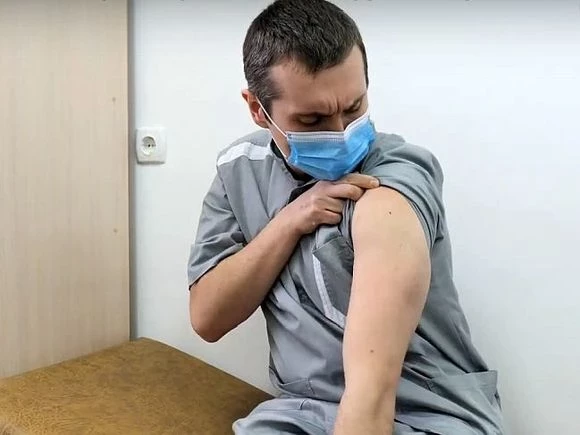 Стало известно, сколько россиян готовы пройти ревакцинацию от коронавируса