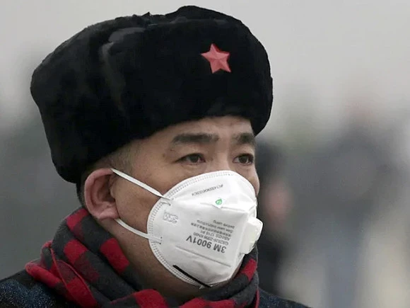 На улицах Китая после массовых протестов вкладчиков появились танки