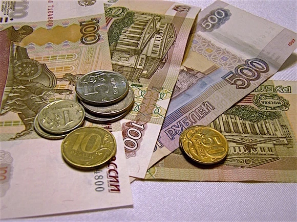 В Тюмени 46% местных жителей столкнулись со снижением зарплаты