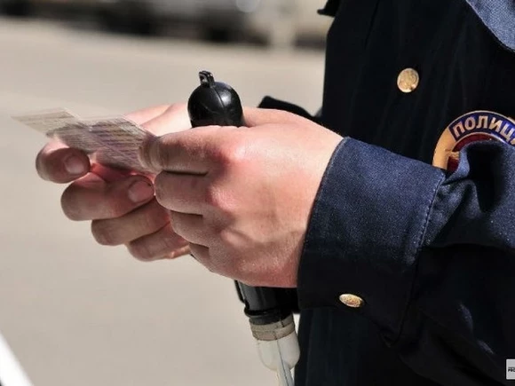 В Москве Nissan протаранил патрульные автомобили ГИБДД
