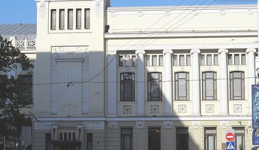 Варшавер прокомментировал желание дочери Захарова занять его место в театре: «Она тут командовать не будет