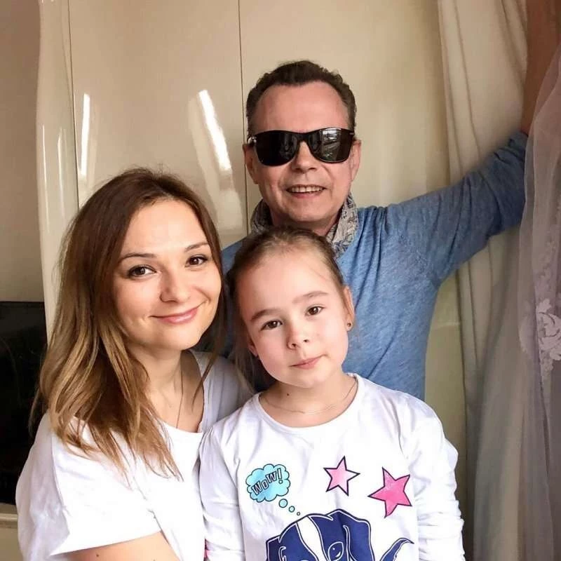 Баба Яга присоединилась к флешмобу ко Дню Победы