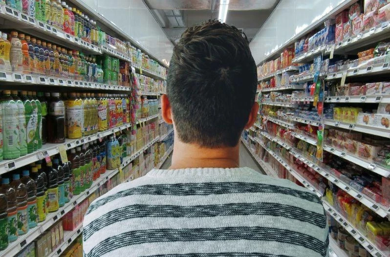 «Фонтанка перечислила импортные продукты, присутствующие на полках магазинов в России