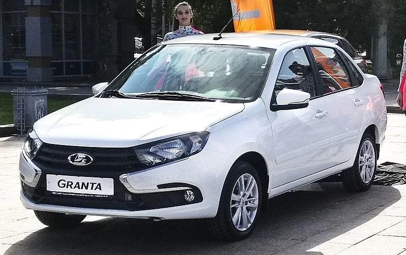 «АвтоВАЗ впервые показал укрытую камуфляжем новую Lada Granta 2