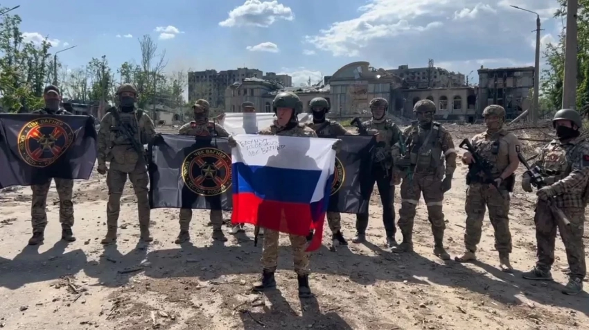 Журналисты ФАН вспомнили несбывшиеся прогнозы иноагентов по взятию Артемовска подразделениями ЧВК «Вагнер