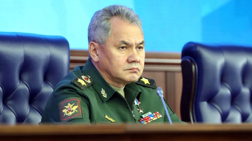 Минобороны РФ опубликовало кадры визита Шойгу в штаб группировки «Восток в зоне СВО