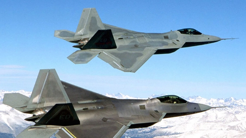 США перебросили в Эстонию свои истребители F-22 Raptor