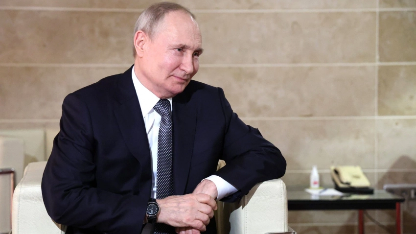 NetEase: Путин ответил «большим подарком на выходку Зеленского ко Дню Победы