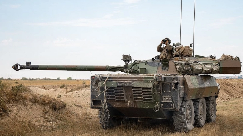 Украина получит несколько десятков колесных танков AMX-10RC от Франции