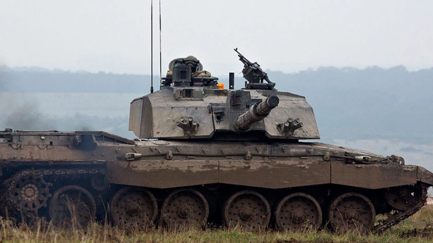 «РВ: на Украине замечены танки Challenger 2 с системой преодоления «зубов дракона