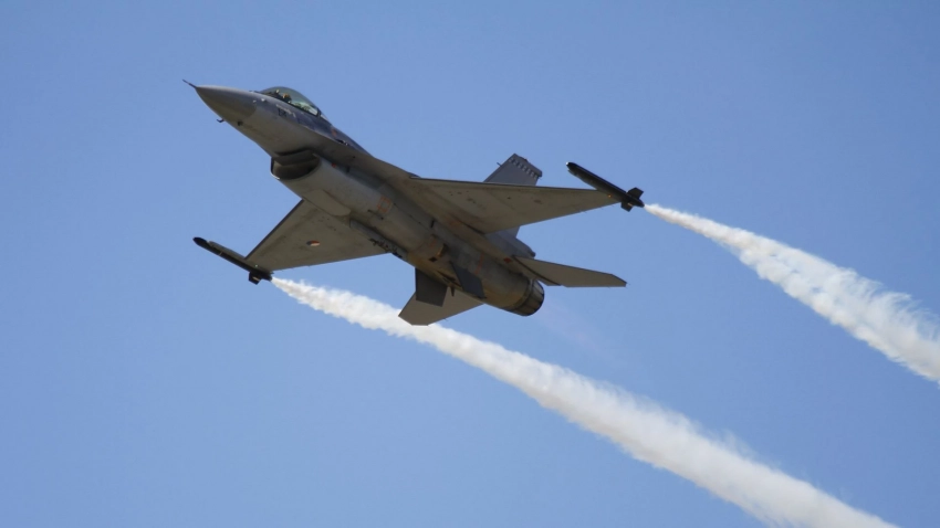 Bloomberg: чиновники в Нидерландах раскрыли подробности передачи F-16 Украине