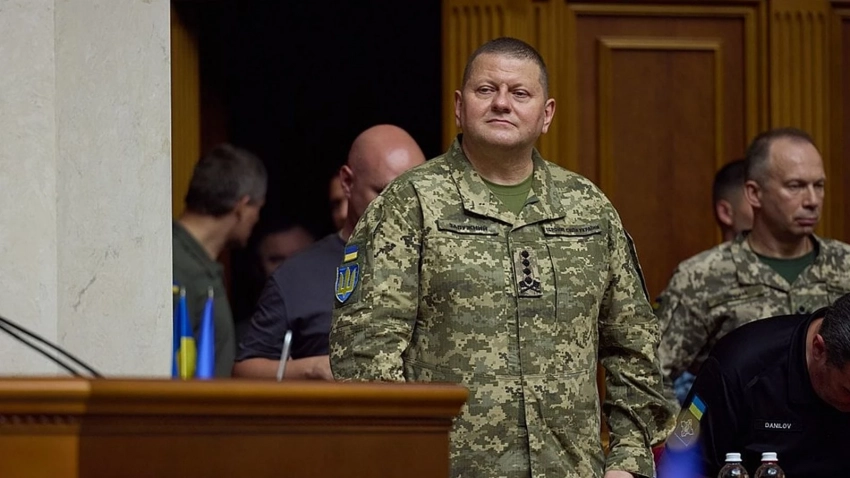 Украинские СМИ опубликовали свежее фото с Залужным возле катера «Буча