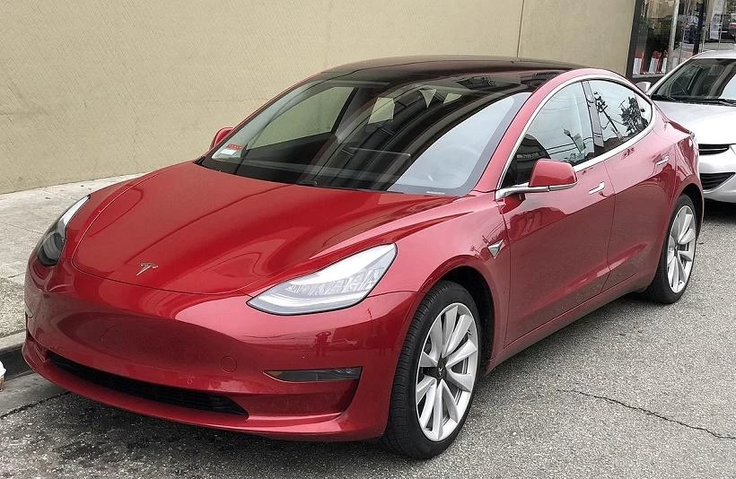 Хакеры обнаружили «Режим Илона при применении автопилота в электрокарах Tesla