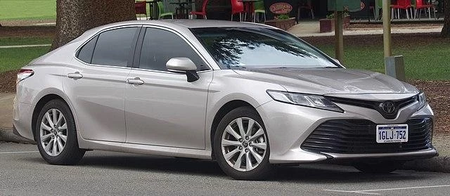 Toyota Camry и Toyota Avalon в России подешевели