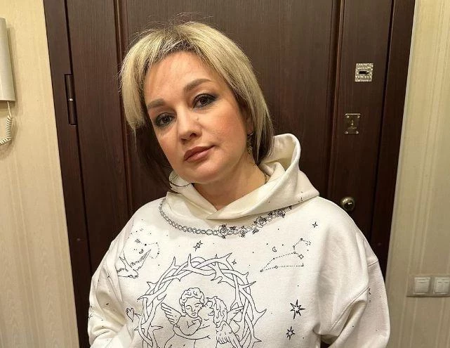 Стилист Иванова раскритиковала Татьяну Буланову за выбор «устаревшего на 20 лет платья